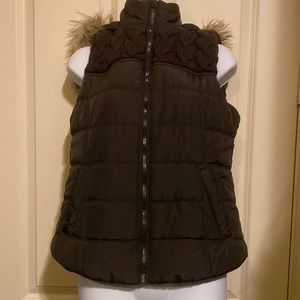 Charcoal gray puffer west by Aeropostale
